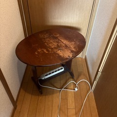 折りたたみテーブル　タップ付きの画像