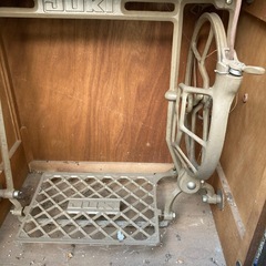 足踏みミシンの画像