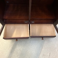 K2511-381 北海道民芸家具風 書棚 ガラスキャビネット キズ汚れ有りの画像