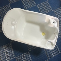 ベビーバス、オムツセットの画像
