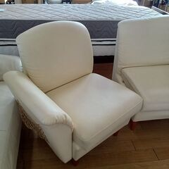 ★リユースのサカイつくば店★TK7409  3人掛けソファ ベージュ H70×D64×W140 クリーニング済みの画像