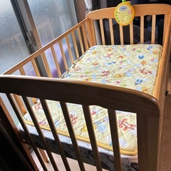 ベビーベッドの画像