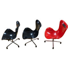 ミニチュアチェア 3個セット 黒 赤の画像