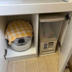 ラック　白色の画像