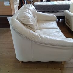 ★リユースのサカイつくば店★TK7411  2人掛けソファ ベージュ H73×D83×W130 クリーニング済みの画像