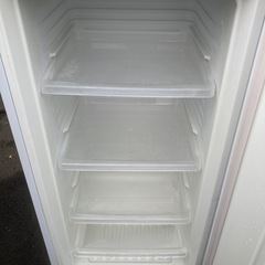 ハイアール　冷凍ストッカー　屋外洗剤清掃済みの画像