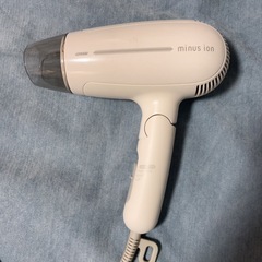 izumi minus ion ヘアドライヤー ホワイトの画像