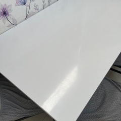 ダイニングテーブル
の画像