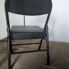 ロータイプ椅子　ミニパイプチェア 黒　幅34×奥行33×高さ53cm　の画像