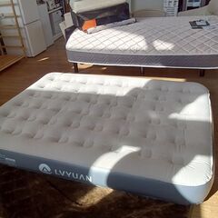 ★リユースのサカイつくば店★TK7412 LVYUAN エアーマットレス　ダブルサイズ クリーム H25×D152×W203 クリーニング済みの画像