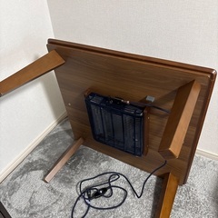 こたつ (天板部分、シミ・汚れあり)の画像