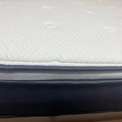 クイーンサイズ ベッド マットレスの画像