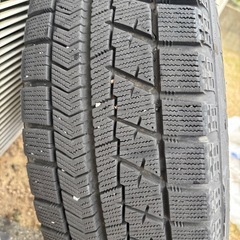 【取引中】スタッドレスタイヤの画像