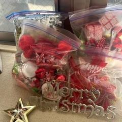 ニトリクリスマスツリー180センチ、オーナメント付き合いたくの画像