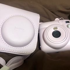 Fujifilm instax mini 12 ケース付きの画像
