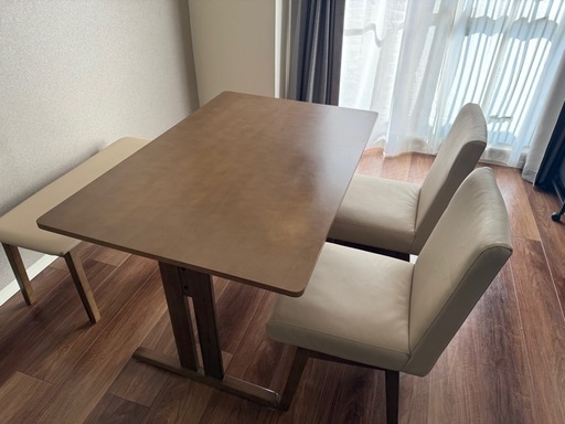 ニトリ　ダイニングキッチン　3 〜4人掛け