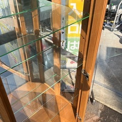 旭川 上ケ嶋木工 フラットキュリオ サム72 M6K 飾り棚 キュリオケース キャビネット 照明ランプ付 棚板3枚 幅710 奥行370 高さ1510 中古品 ③の画像