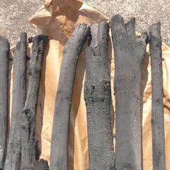 無料配達します🚚キャンプ・バーベキューに！💖紀州💖長い備長炭💖５ｋｇ💖の画像