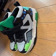 スニーカー　①の画像