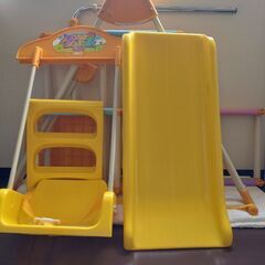 室内ジャングルジム＋ブランコ＋すべり台の画像