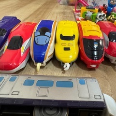 説明必読　プラレール　車両いっぱいと図鑑セットの画像