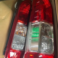 ハイエース  テールランプの画像