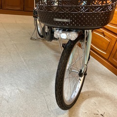 サ2511-384 BRIDGESTONE 電動アシスト付き自転車 ASSISTAUNI 充電器取説付き 20インチ 鍵スペア含め3つ付き 動作確認済み 3段ギア付き 前カゴ付き 中古美品の画像