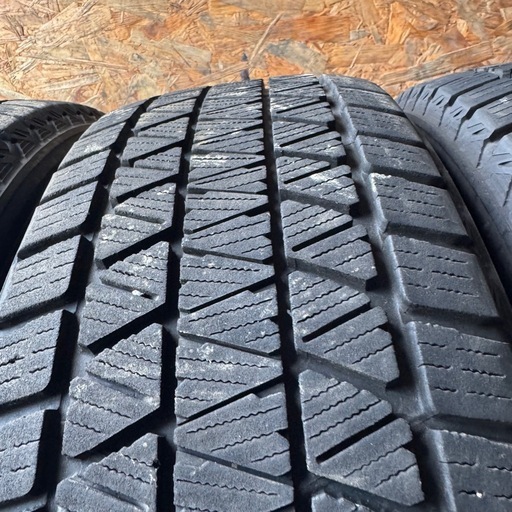 BRIDGESTONE ブリヂストン　ブリジストン　DM-V3 225/60R18 スタッドレス　タイヤ　2020年〜2024年製　1