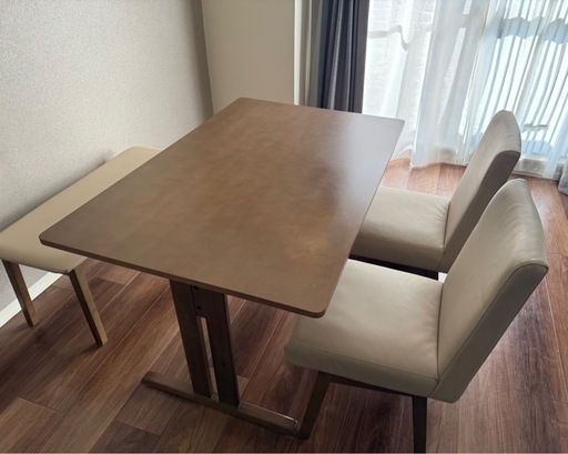 ダイニングテーブルセット3〜4人掛け (ポピー) 愛知大学前のテーブル