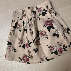 dazzlin 花柄　ボンディング　スカート 2枚セット Sサイズの画像