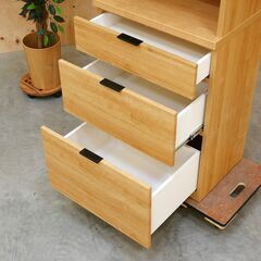 【ヤ取】≪zyt2601ジ≫ nitori/ニトリ ダイニングボード/食器棚 エトナ60DB 幅60cm スリム/カップボード/ライトブラウン/中古家具/宮城県仙台市 071120-05の画像