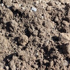 畑の土（粘土混ざり・約0.2立米）無料でお譲りします の画像