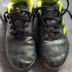 アディダス　サッカートレーニングシューズの画像