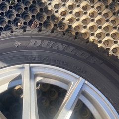 スタッドレスタイヤ＋ホイール4本セット 175/65R15（ダンロップ WINTER MAXX）の画像