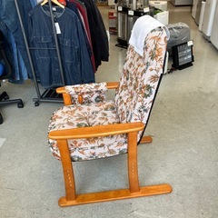サ2511-385 リクライニング チェア 高座椅子 クッション付き 花柄 キズ汚れ有りの画像