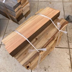 キャンプやバーベキューなどに薪　マキ2束の画像