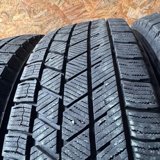 バリ山　BRIDGESTONE ブリヂストン　ブリジストン　VRX3 175/65R15 スタッドレス　タイヤ　2021年製　15インチ