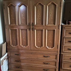 着物タンス、食器棚、　衣類タンス
の画像
