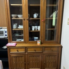 着物タンス、食器棚、　衣類タンス
の画像