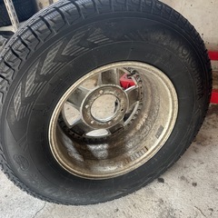 初代パジェロ使用★15インチ スタッドレス4本★送料込/引取-1万 215/80R15の画像