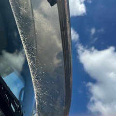 フロントバイザーの画像