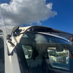 フロントバイザーの画像