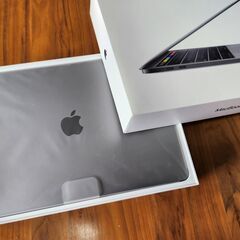 MacBook Pro 13インチ 2019 / Touch Bar / 256GB 美品（綾瀬駅受け渡し）の画像