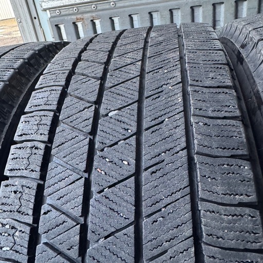 バリ山　BRIDGESTONE ブリヂストン　ブリジストン　VRX3 205/60R16 スタッドレス　タイヤ 2021年製　16インチ