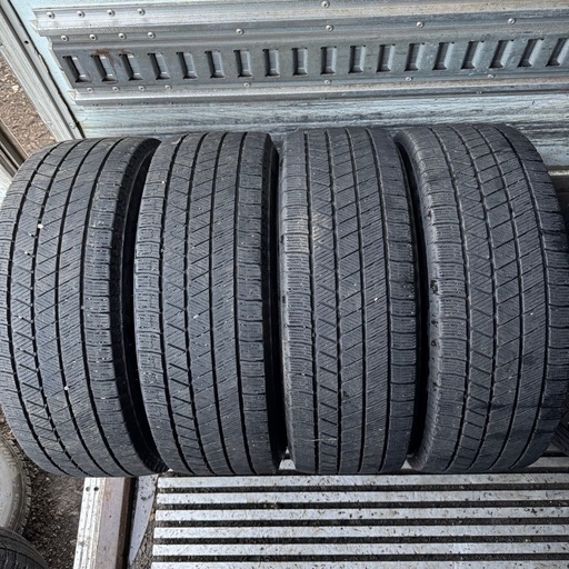 バリ山　BRIDGESTONE ブリヂストン　ブリジストン　VRX3 205/60R16 スタッドレス　タイヤ 2021年製　16インチ