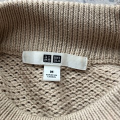 ユニクロ コットンオーバーサイズハイネックセーター Mの画像