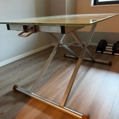 昇降式
テーブルの画像