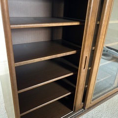 食器棚の画像