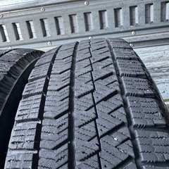 バリ山　BRIDGESTONE ブリヂストン　ブリジストン　VRX2 165/65R14 スタッドレス　タイヤ　2020年製　14インチの画像