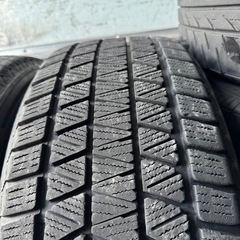 バリ山　BRIDGESTONE ブリヂストン　ブリジストン　DM-V3 235/60R18 スタッドレス　タイヤ　2020年製　18インチの画像